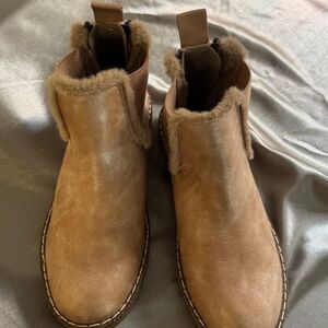 Blowfish NEW Vegan Malibu Chillin Shearling 9 Chelsea style